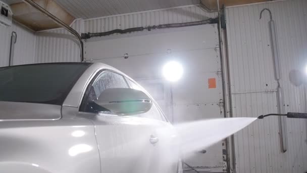 妇女洗车用高压冲击波 — 图库视频影像