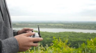 adam casus uçak uçan ile