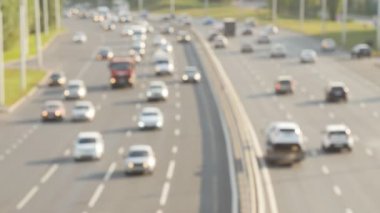 Otomobil sürücüsü yolu boyunca. Odak çekim