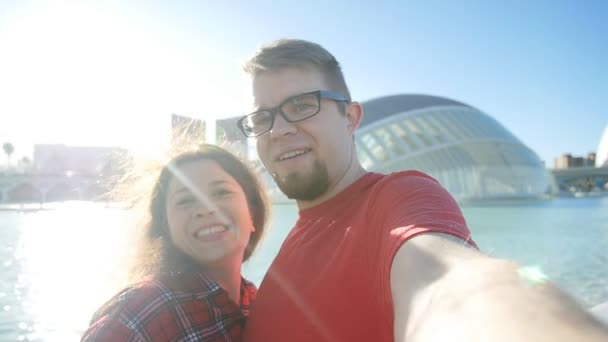 Parejas Jóvenes Haciendo Selfies Valencia España Concepto Viajes Vacaciones — Vídeos de Stock