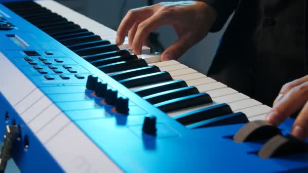 Konzept Von Musik Und Live Konzerten Hände Von Musikern Keyboard — Stockvideo