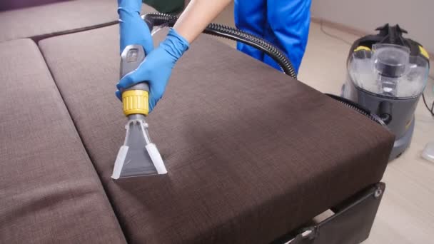 Professional dry cleaning of a sofa. The concept of cleaning in the office or at home — Stock Video