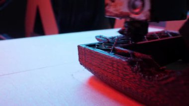 Modern üretim teknolojileri kavramı. 3d yazıcı baskı figürü yakın çekim