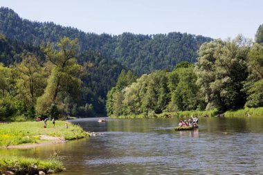Dunajec Nehri üzerinde rafting, Polonya