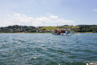 Gemi Üzerinde Czorsztyn Gölü, Polonya