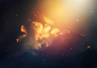 Gece gökyüzü bulutlu ve yıldızlı.