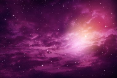 Gece gökyüzü bulutlu ve yıldızlı