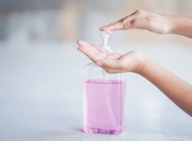 El dezenfektanı alkol jeli virüsü ve veba enfeksiyonunu önler, koronavirüs, covid-19