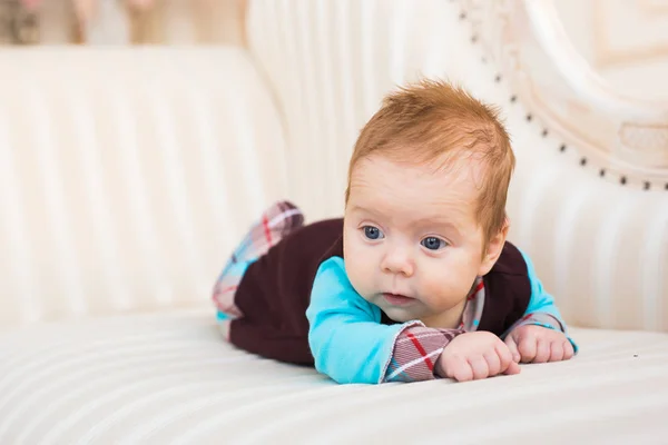 Retrato de un bebé recién nacido lindo —  Fotos de Stock