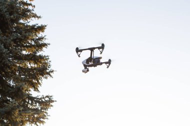 Ufa, Rusya Federasyonu. -8 Ağustos 2016: robot uçan doğada