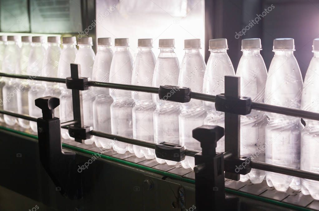 Water factory - Water bottling line for processing and bottling pure spring water into small bottles