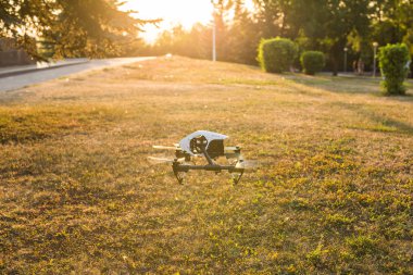 Ufa, Rusya Federasyonu. -8 Ağustos 2016: robot uçan doğada