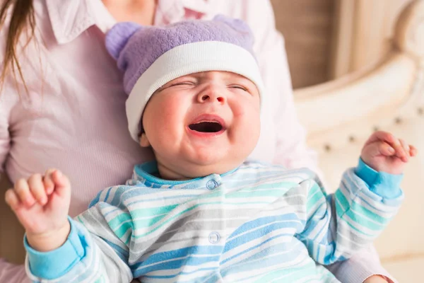 Retrato de un bebé recién nacido lindo —  Fotos de Stock