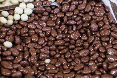 Orada deli ve orada çikolata ama birlikte daha iyi tadı