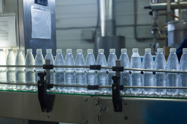 De cerca de una industria de botellas — Foto de Stock