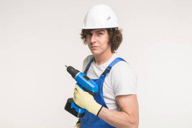 Yakışıklı Oluşturucu ile beyaz arka plan üzerinde skrewdriver portresi