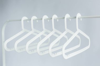 Güzellik ve moda kavramı - dolap askı