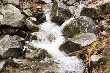 Sonbahar yatay, Troodos, Kıbrıs'ta bir şelale