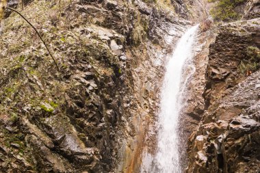 Sonbahar yatay, Troodos, Kıbrıs'ta bir şelale