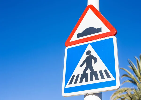 Blue pedestrians traffic sign in the city — Stock Photo, Image