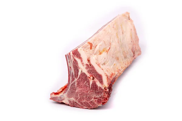Stück frisches rohes Pferdefleisch isoliert auf weißem Hintergrund — Stockfoto