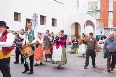 Oropesa Del Mar, İspanya - 13 Ocak 2018: tatil alay Festivali saint Anthony sokakta Oropesa del Mar, İspanya