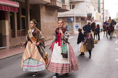Oropesa Del Mar, İspanya - 13 Ocak 2018: tatil alay Festivali saint Anthony sokakta Oropesa del Mar, İspanya