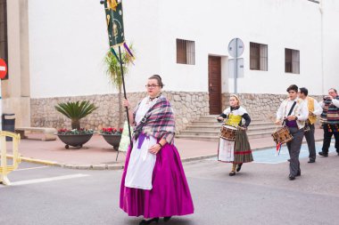 Oropesa Del Mar, İspanya - 13 Ocak 2018: tatil alay Festivali saint Anthony sokakta Oropesa del Mar, İspanya