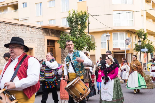 오로 페 사 델 마 르, 스페인-2018 년 1 월 13 일: 휴가 행렬 축제에 오로 페 사 델에서 거리에 세인트 안토니의 3 월, 스페인 — 스톡 사진