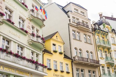Karlovy Vary, Çek Cumhuriyeti - 13 Haziran 2017: güzel Otel Karlovy Vary, Çek Cumhuriyeti. En çok ziyaret edilen spa şehir Çek Cumhuriyeti.