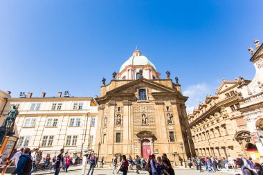 Prague, Çek Cumhuriyeti - 7 Haziran 2017: binalar ile geleneksel mimarisi içinde Prague Old Town, Çek Cumhuriyeti