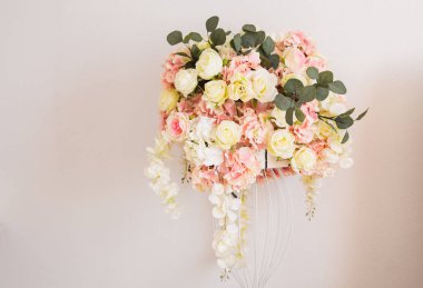 Çiçekler kutlama hall Sarayı ile dekore edilmiş lüks