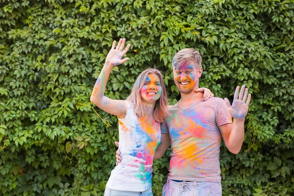 Holi, 우정-색상의 holi 축제에서 놀고 하는 젊은이 들의 축제 — 스톡 사진