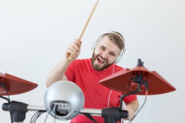 Duygular, hobiler, müzik ve insan kavramı - Duygusal davulcu elektronik davul çalar