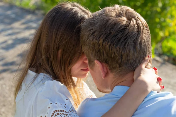 sevgi ve having fun yaz günü, doğanın, uyum kavramı güzelliği açık mutlu Romantik Çift