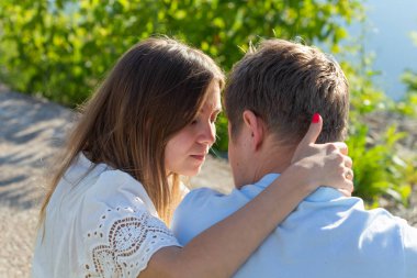 sevgi ve having fun yaz günü, doğanın, uyum kavramı güzelliği açık mutlu Romantik Çift