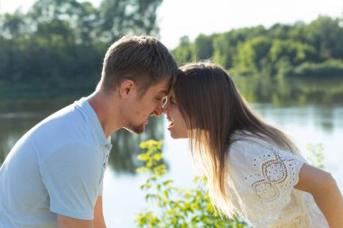 Boşanma, kavga ve ilişki sorunu - Genç çift birbirlerine kızgın
