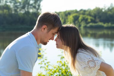 Boşanma, kavga ve ilişki sorunu - Genç çift birbirlerine kızgın