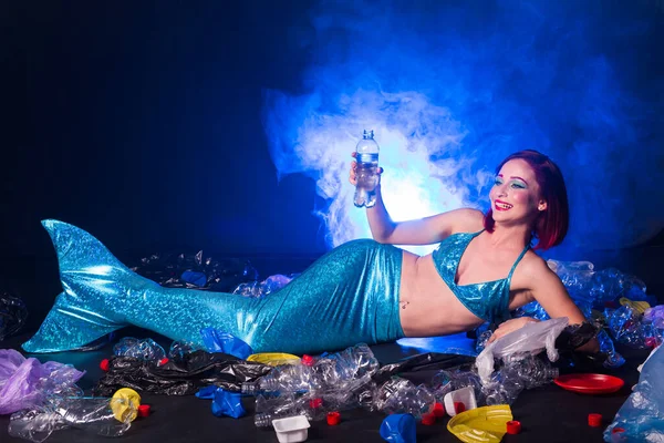 Ocean plastic pollution concept. Mermaid lives to polluted habitat. — Stock Photo, Image