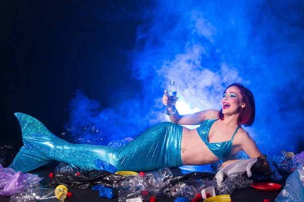 Ocean plastic pollution concept. Mermaid lives to polluted habitat. — Stock Photo, Image