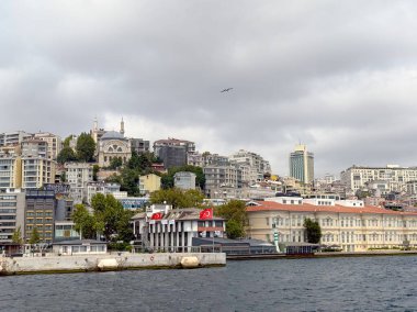 İstanbul 'un panoramik manzarası, tepede cami var. Türk kentinde din, mimari ve kentsel yaşam tarzı