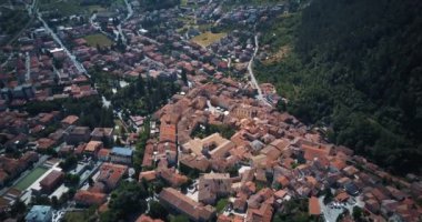 Hava dron görüntüleri video - Tagliacozzo, aq İtalya panoramik manzaralı