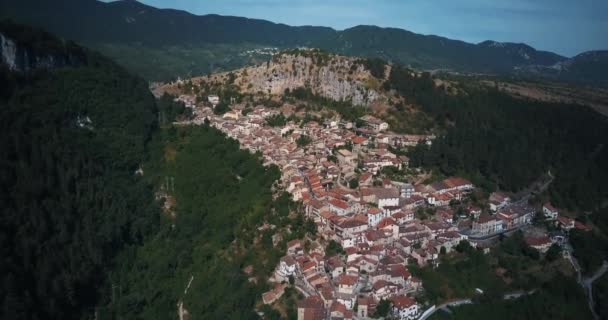 Video drone aereo - veduta panoramica di Tagliacozzo, AQ. Italia — Video Stock