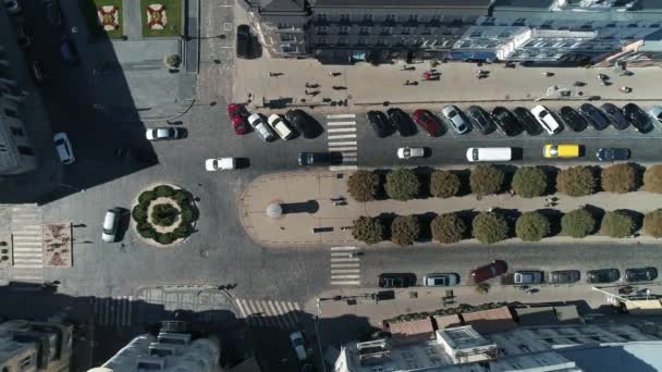 Воздушный Старый город Львов вид сверху, Центральная часть города, дом книг — стоковое видео