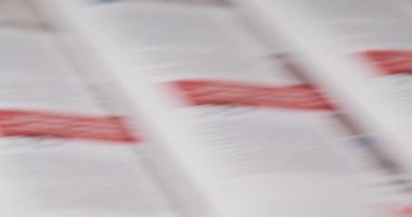 Gazeteler, Magazin, bitki fabrika, Konveyör bant satırdan sonra yazdırma birimleri üzerinde dergi taşımaları yazdırma