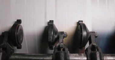 Bitki fabrika yazdırın. Gazete baskı bir bitki. Gazete basım evi makinede basılmış. Yakın çekim