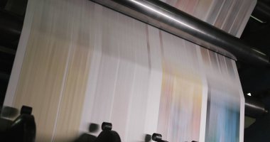 Bitki fabrika yazdırın. Gazete baskı bir bitki. Gazete basım evi makinede basılmış. Yakın çekim