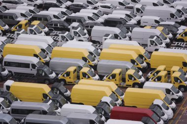 İtalya, Salerno, 22 Ekim 2018: Salerno bağlantı noktası Park bazı araçların yakın. Bağlantı noktası ile birlikte bu Naples malların değişimi için önemli bir merkezi olarak kabul edilir