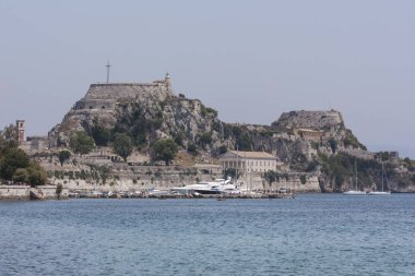 Korfu Adası Turizm ve kültür bir kavram demek denizden görülen eski kale