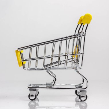 alışveriş sepeti, arabası alışveriş beyaz arka plan izole